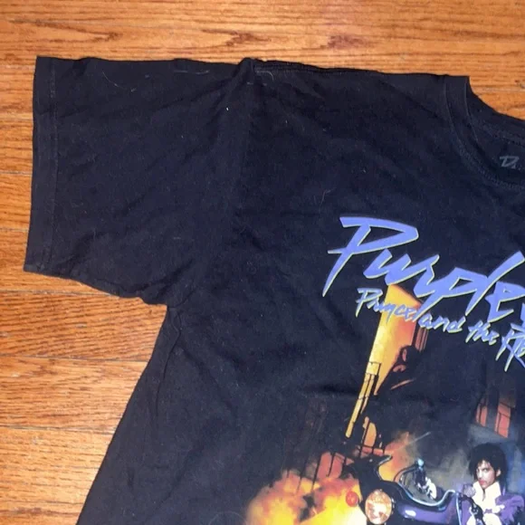 Prince - Picture 2 of 7